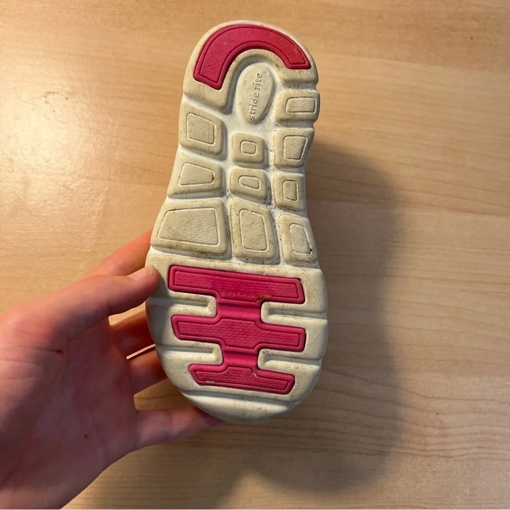 Stride Rite girls pink water hiking shoe. Like new!